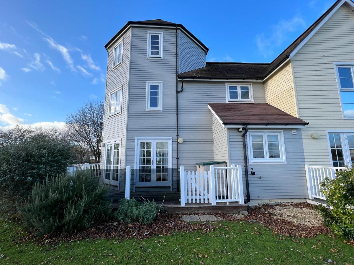 Barnsley, Turret House Windrush Lake Саут-Керни Экстерьер фото
